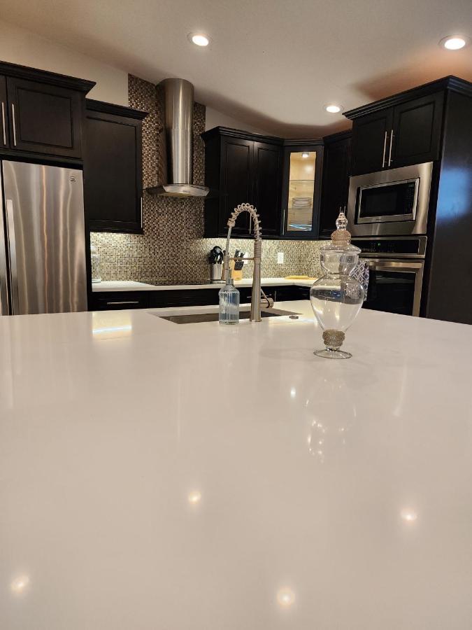 The Villa Orlando@College Park. Sleeps16 Εξωτερικό φωτογραφία