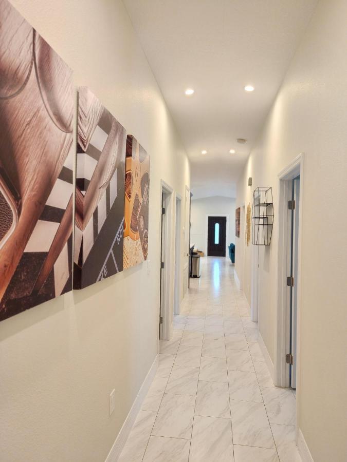 The Villa Orlando@College Park. Sleeps16 Εξωτερικό φωτογραφία