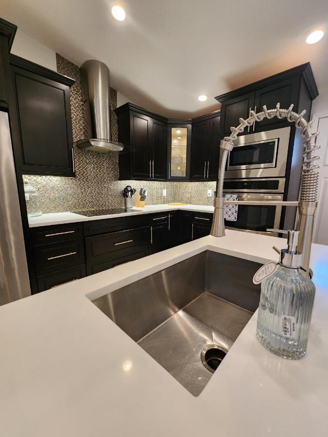 The Villa Orlando@College Park. Sleeps16 Εξωτερικό φωτογραφία