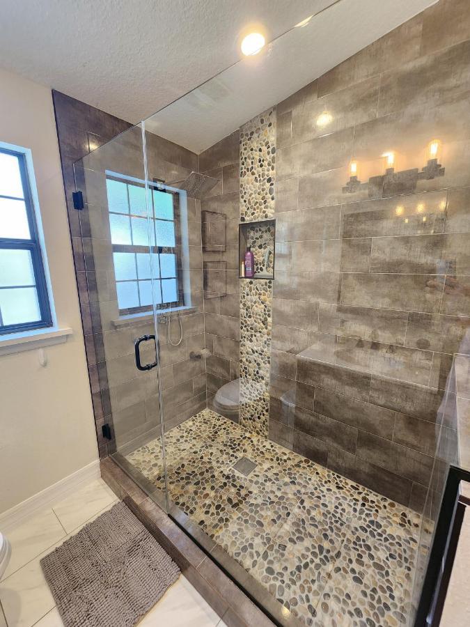 The Villa Orlando@College Park. Sleeps16 Εξωτερικό φωτογραφία