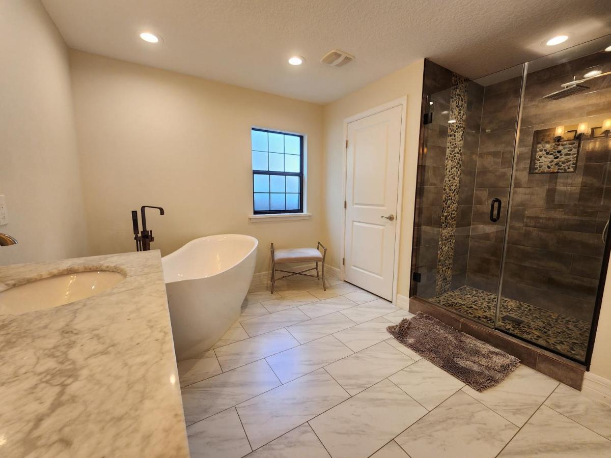 The Villa Orlando@College Park. Sleeps16 Εξωτερικό φωτογραφία