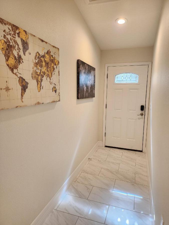 The Villa Orlando@College Park. Sleeps16 Εξωτερικό φωτογραφία