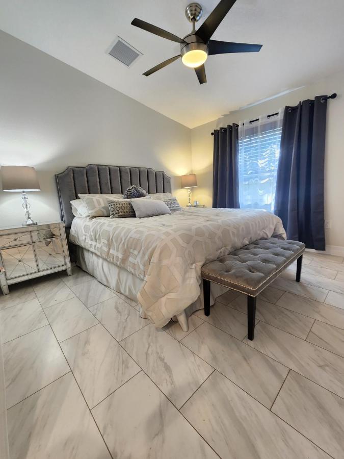 The Villa Orlando@College Park. Sleeps16 Εξωτερικό φωτογραφία
